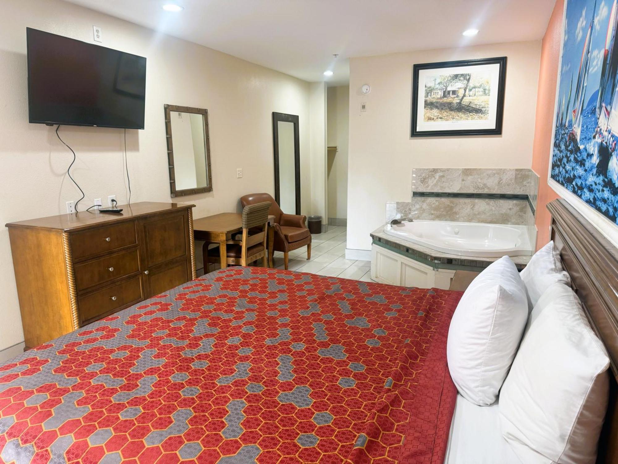 Pecan Valley Inn & Suites Сан-Антонио Экстерьер фото