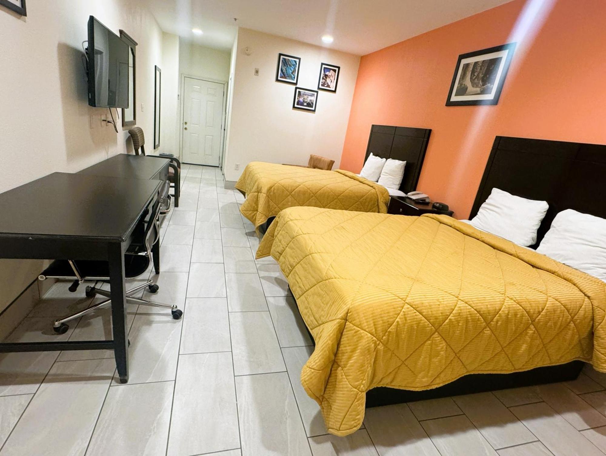 Pecan Valley Inn & Suites Сан-Антонио Экстерьер фото